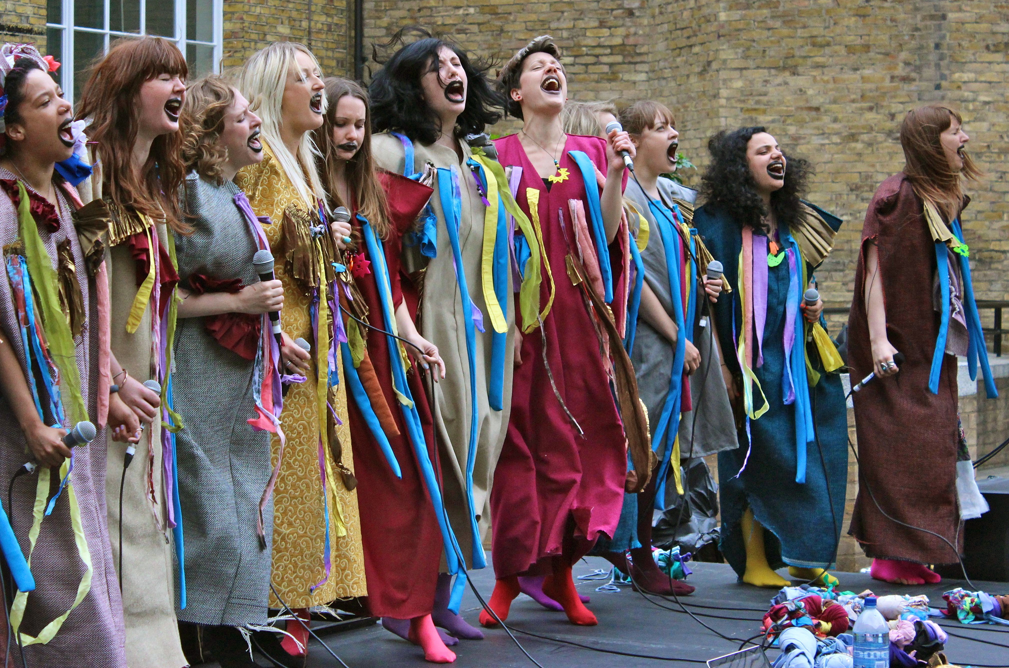 Gaggle_performing_The_Eye_of_Ra_Cathy_Haynes